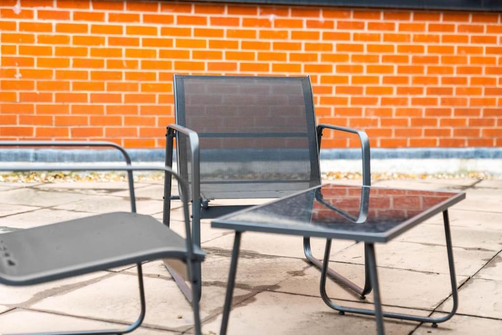 Apartment 2 Bed W/parking - Centre ✘ Private Rooftop Terrace → Close To Brindley Place, Broad St, Utilita Arena Birmingham, Legoland, Sea Life Centre Birmingham, Symphony Hall *