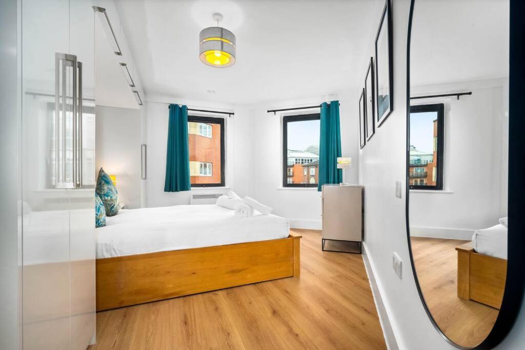 2 Bed W/parking - Centre ✘ Private Rooftop Terrace → Close To Brindley Place, Broad St, Utilita Arena Birmingham, Legoland, Sea Life Centre Birmingham, Symphony Hall