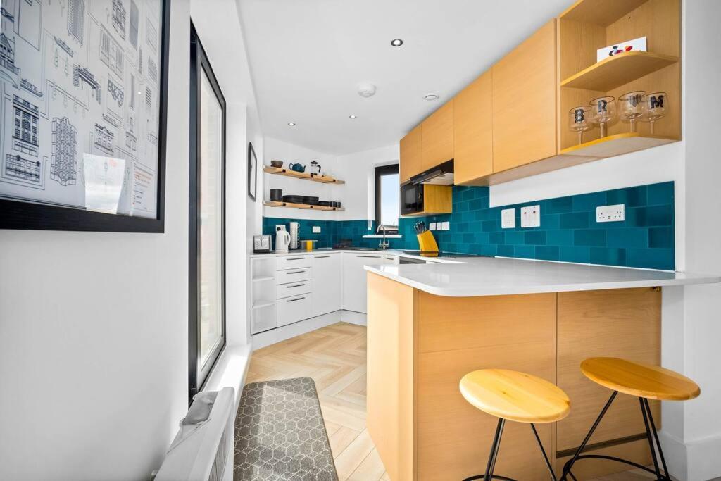 Apartment 2 Bed W/parking - Centre ✘ Private Rooftop Terrace → Close To Brindley Place, Broad St, Utilita Arena Birmingham, Legoland, Sea Life Centre Birmingham, Symphony Hall